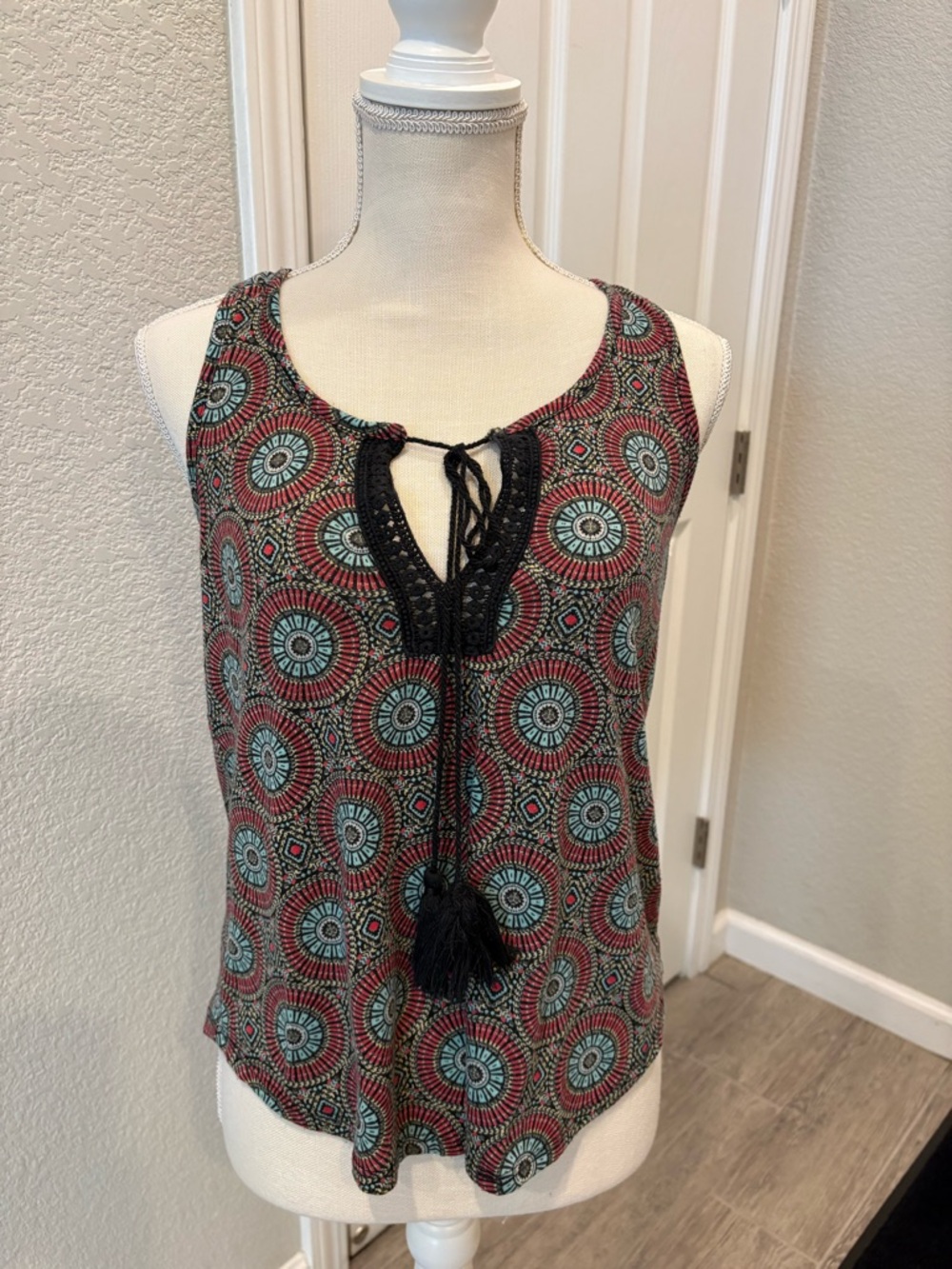 No Boundaries Red & Teal Printed Lace-Trim Tank with Tassel Tie